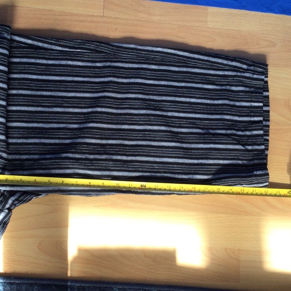 Croft and Barrow Cropped Pants 16 Linen Blend Black Gray Striped - Picture 11 of 12